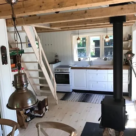 I Idylliske Omgivelser Feriehus